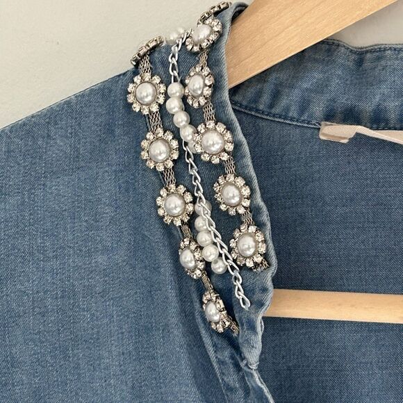Soft Surroundings Chambray Pearl Rhinestone Tunic Top Size Medium Snap Front - Picture 5 of 10